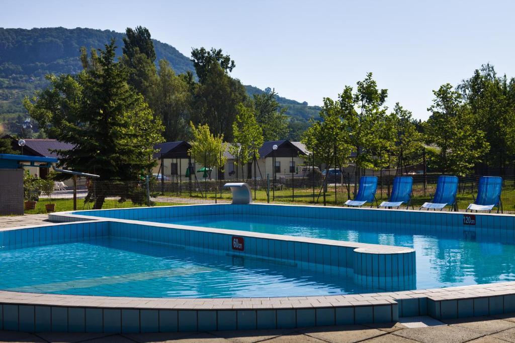Отель Balaton Eldorado Camping Бадачоньтёрдемиц Экстерьер фото